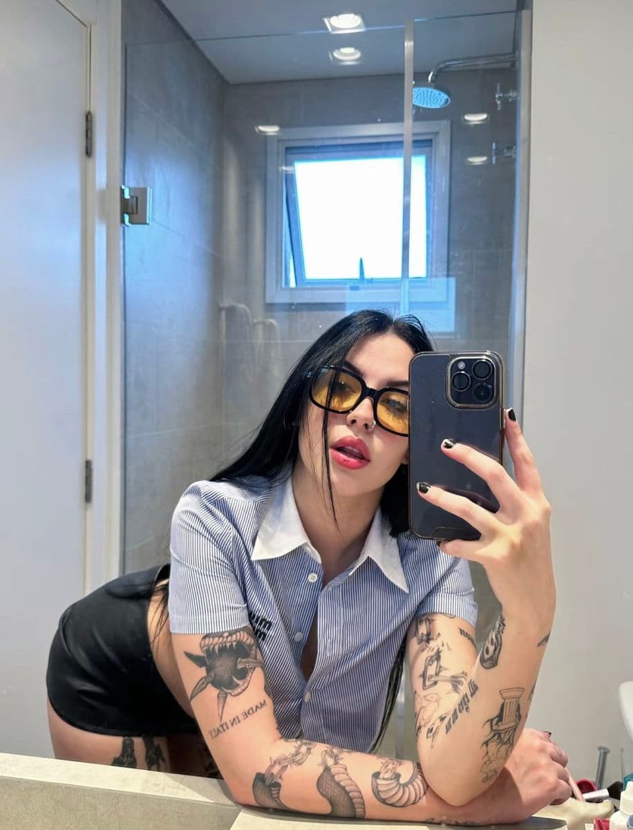 Dasha L. Escort İstanbul - Fotoğraf 1 / 4